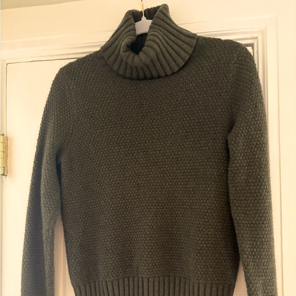 Patagonia cashmere turtleneck size S, EUC